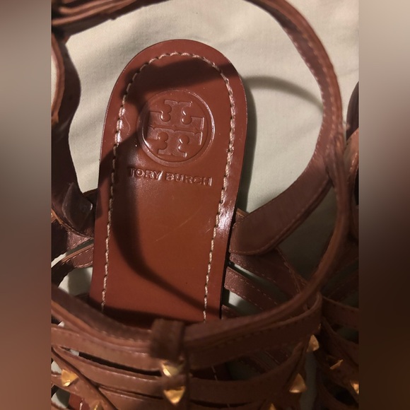 Tory Burch Brown Gladiator Sandals With Gold Studs - Picture 3 of 9